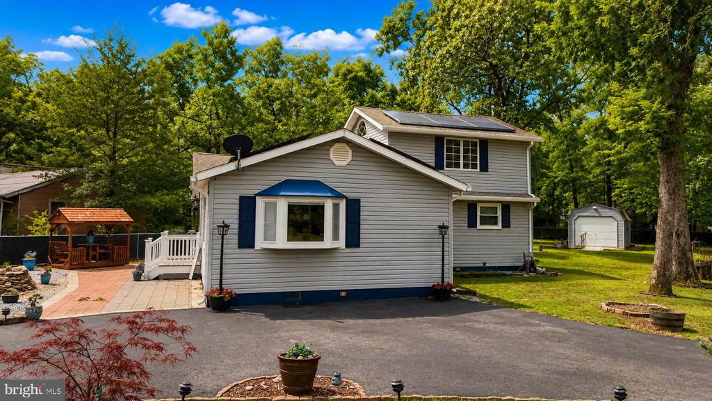 107 W BEACH ROAD