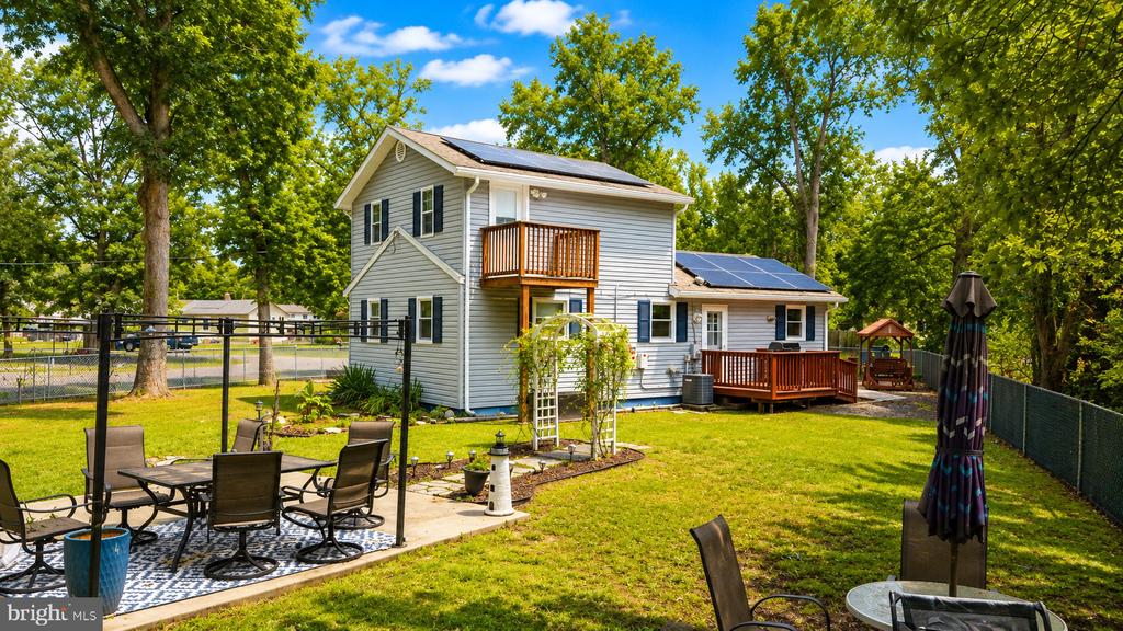 107 W BEACH ROAD