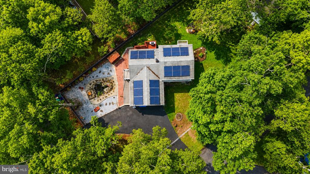 107 W BEACH ROAD
