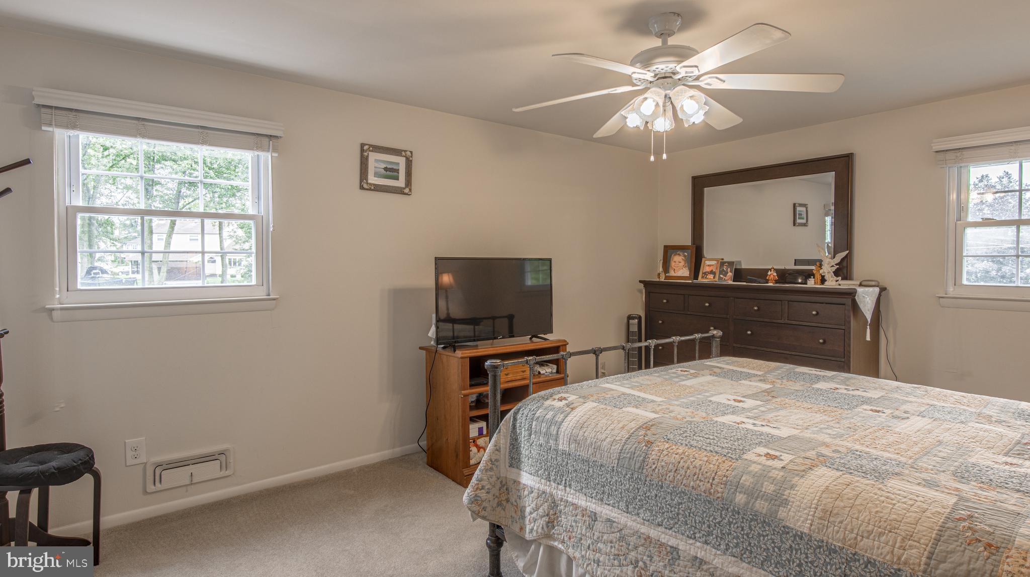 35 Greentree Rd