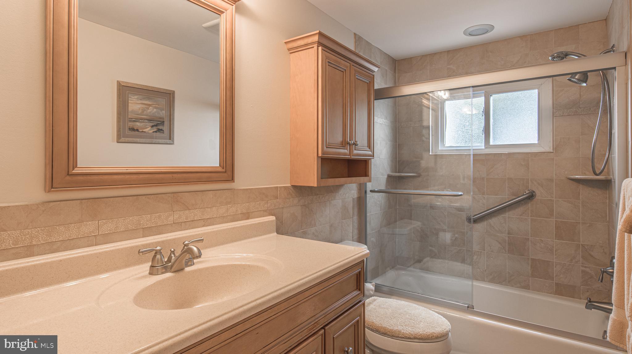 35 Greentree Rd