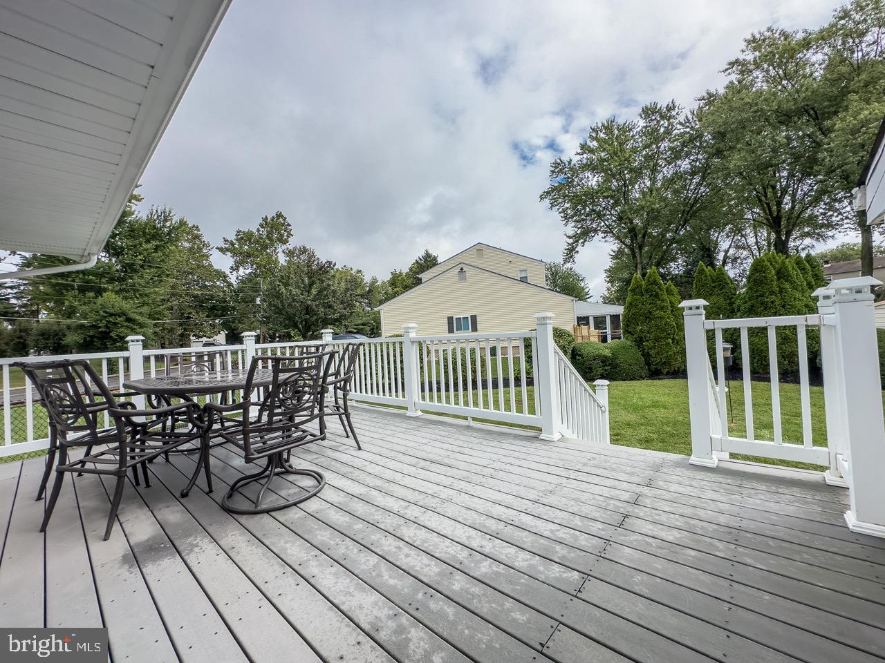 35 Greentree Rd