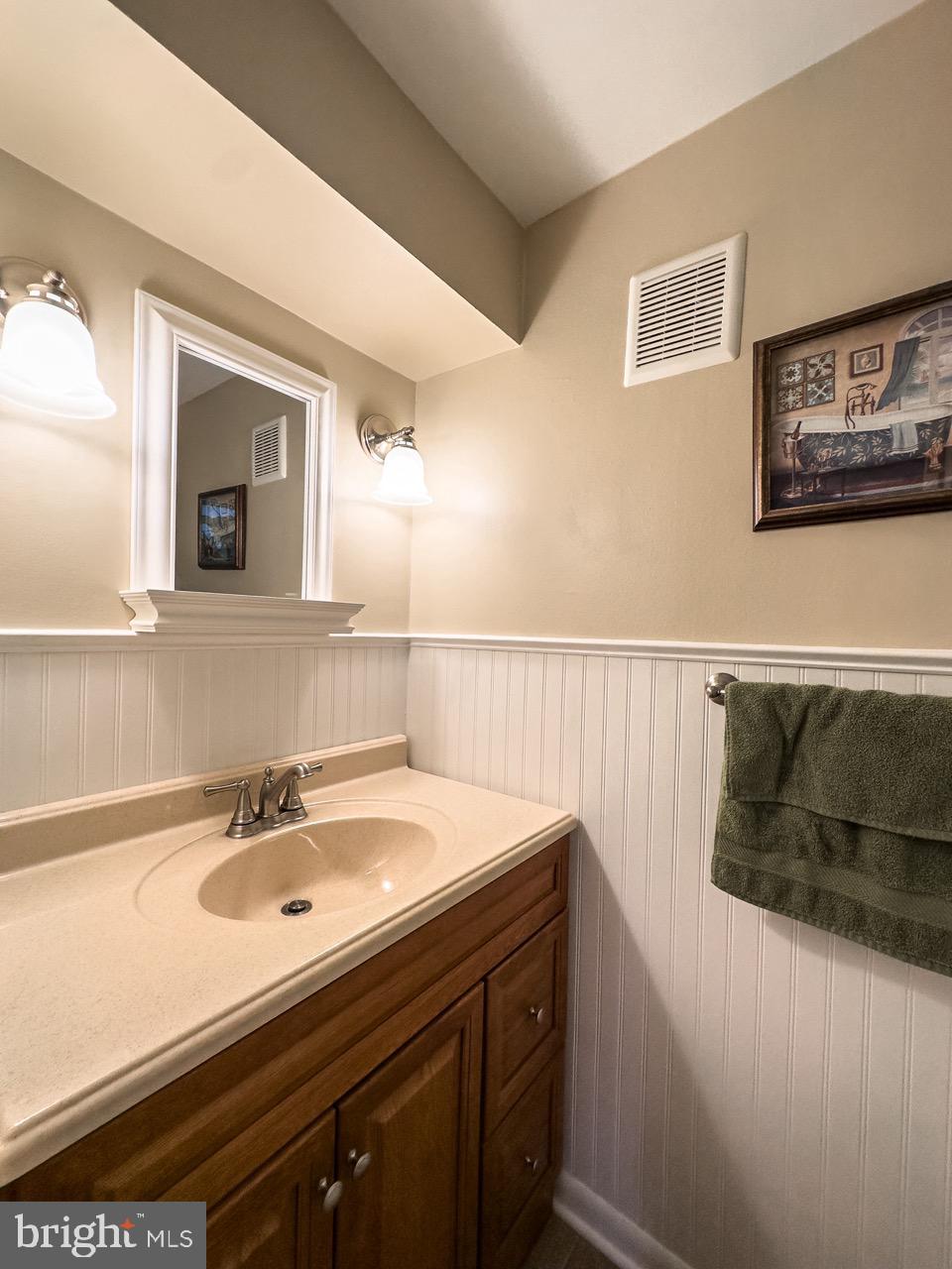 35 Greentree Rd
