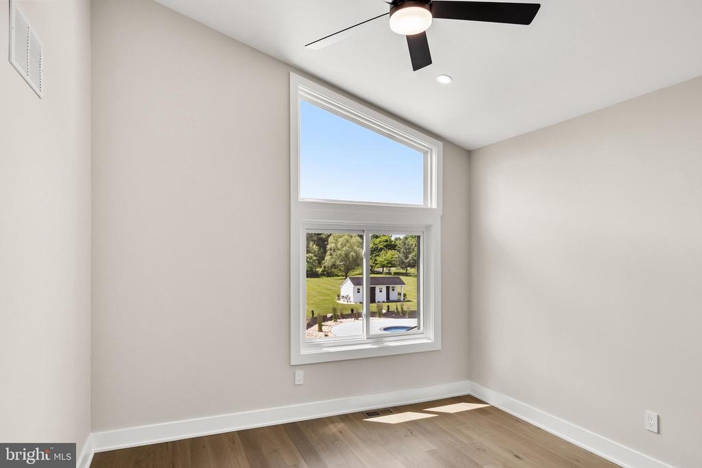 3 HOPEWELL AVENUE