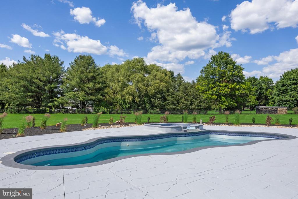3 HOPEWELL AVENUE