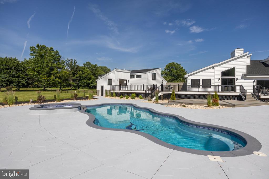 3 HOPEWELL AVENUE