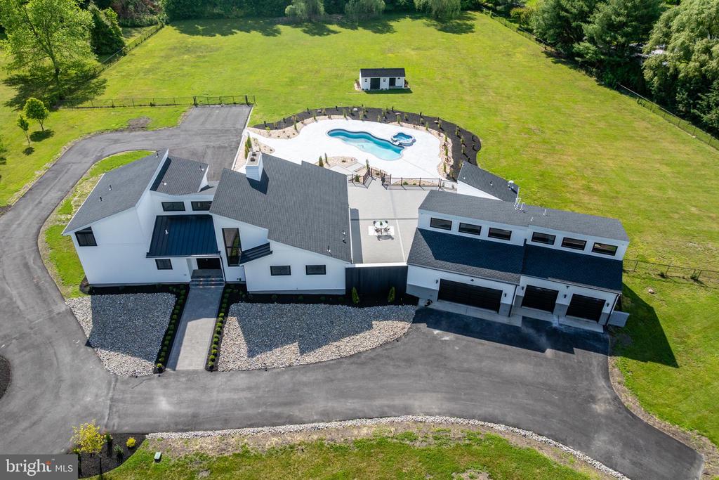 3 HOPEWELL AVENUE