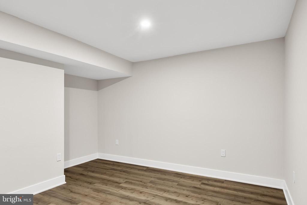 3 HOPEWELL AVENUE