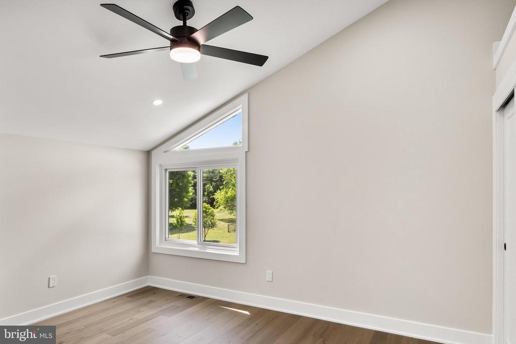 3 HOPEWELL AVENUE