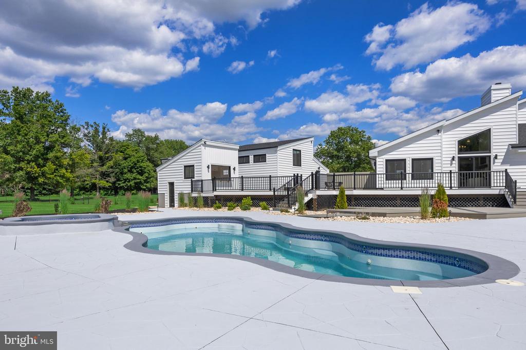 3 HOPEWELL AVENUE