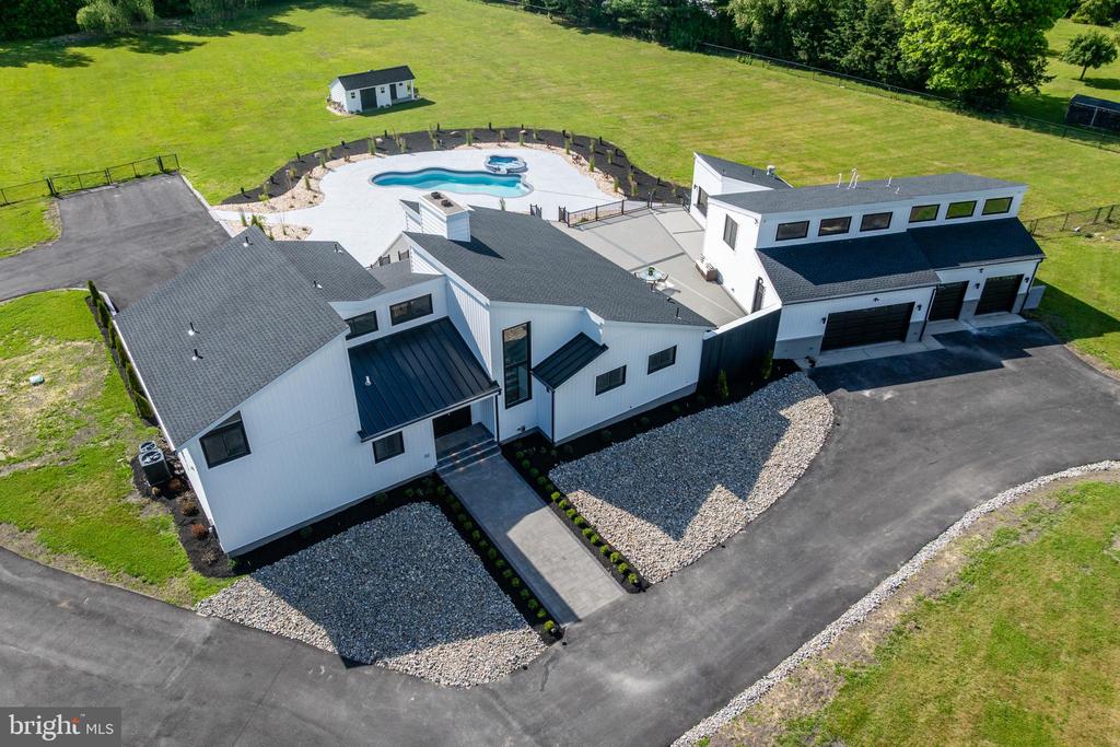 3 HOPEWELL AVENUE