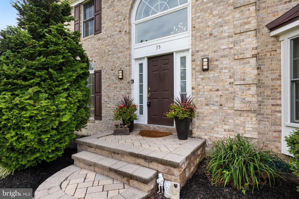 35 PARRY DRIVE
