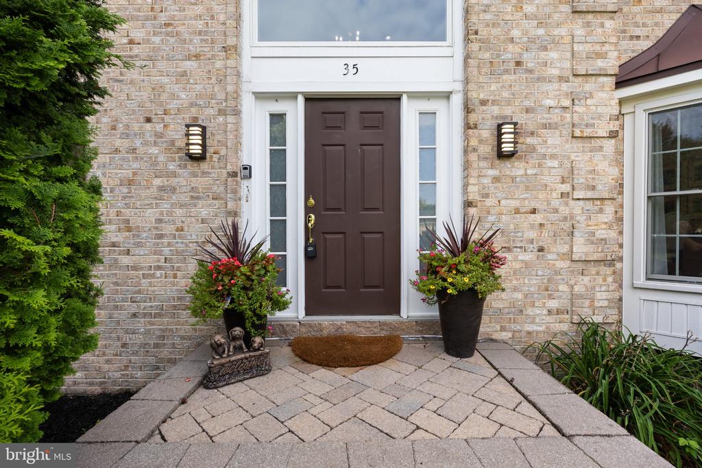 35 PARRY DRIVE