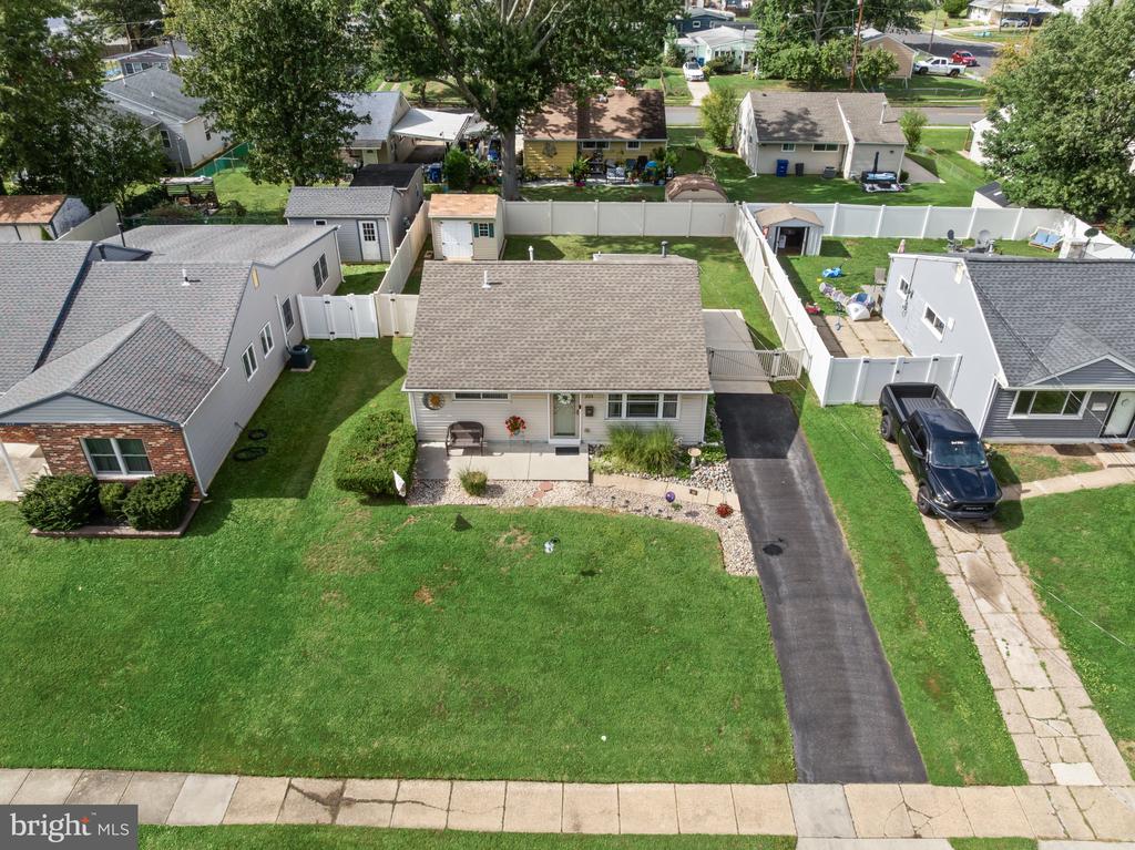 223 E RUDDEROW AVENUE