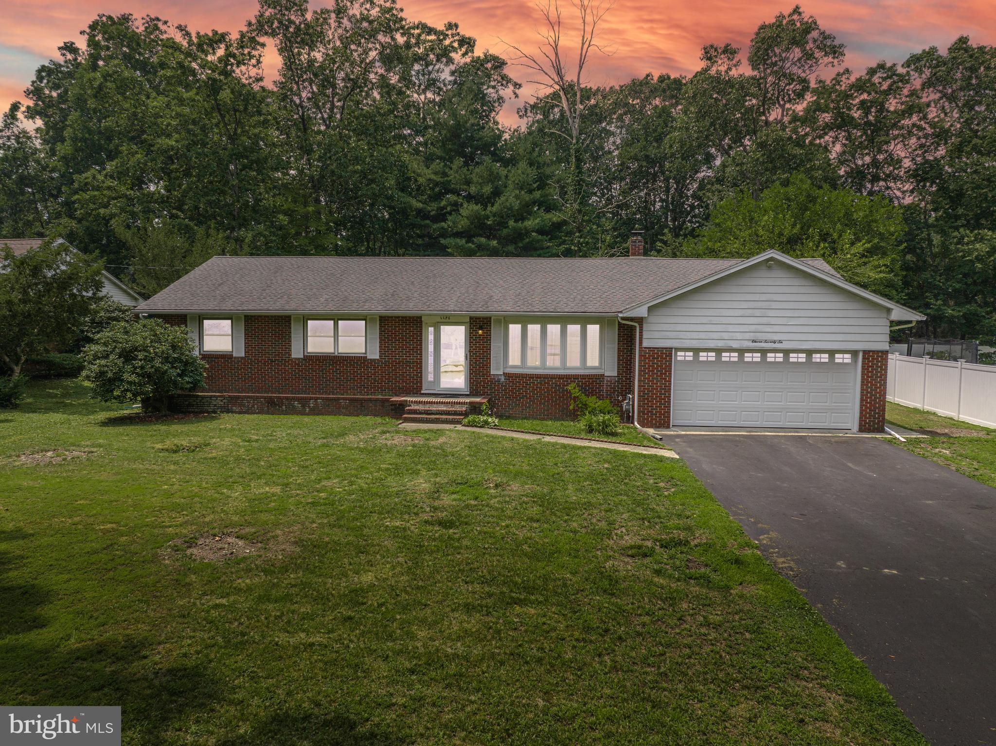 1176 Paterson Dr