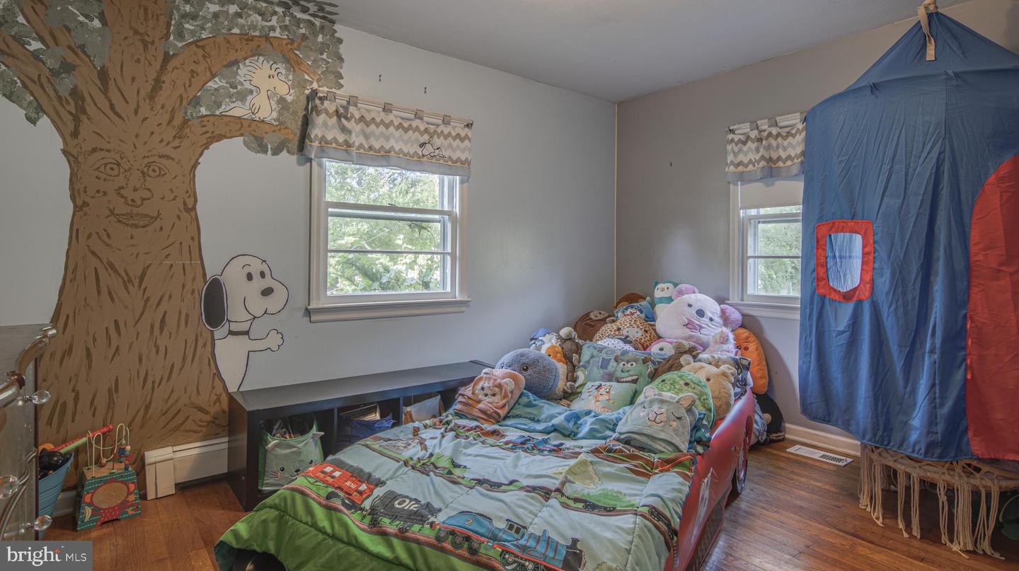1212 Utopia Ln