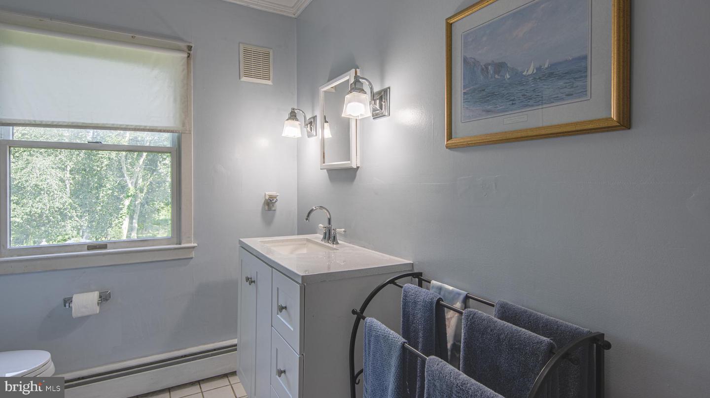 1212 Utopia Ln
