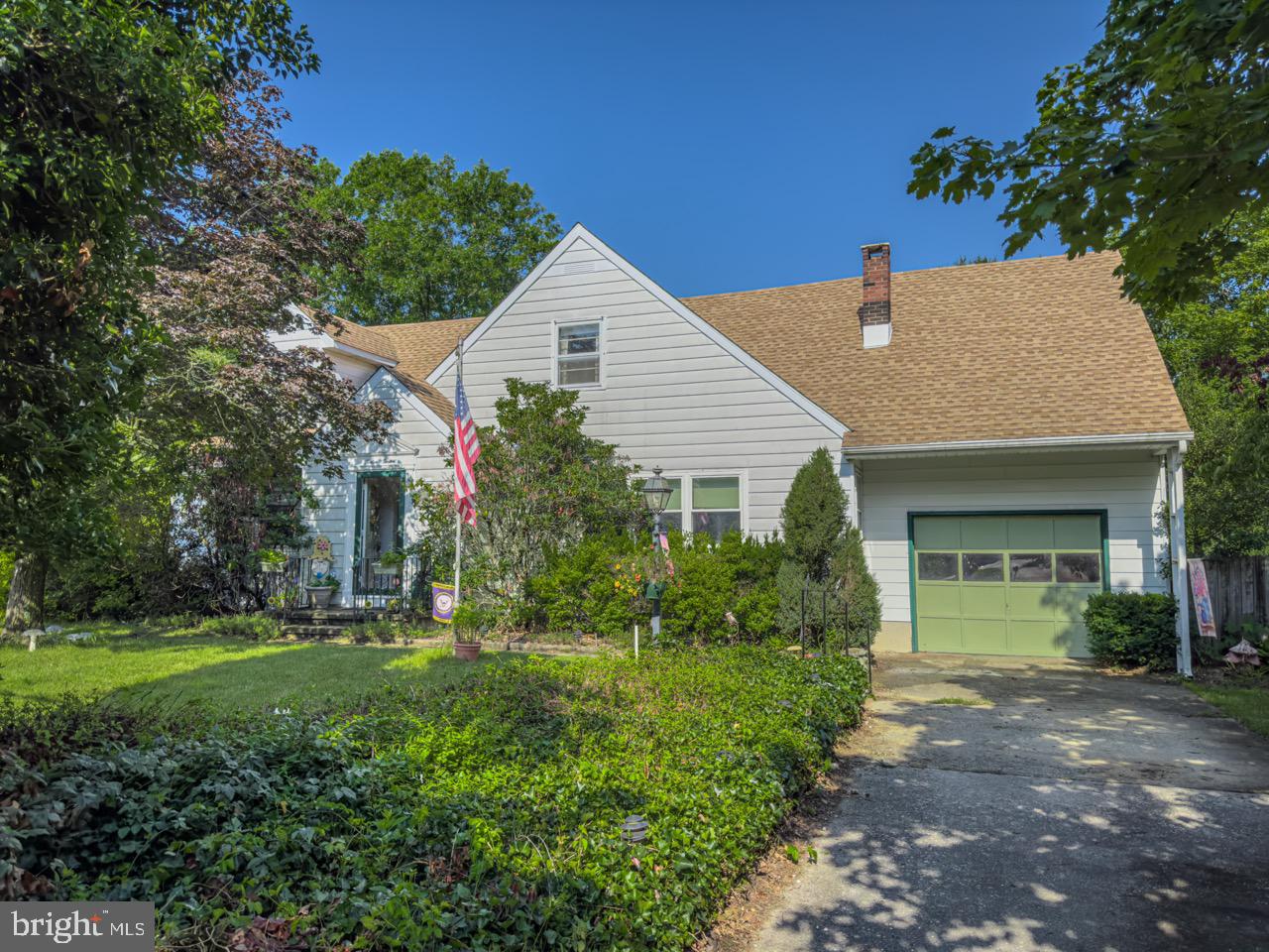 1212 Utopia Ln