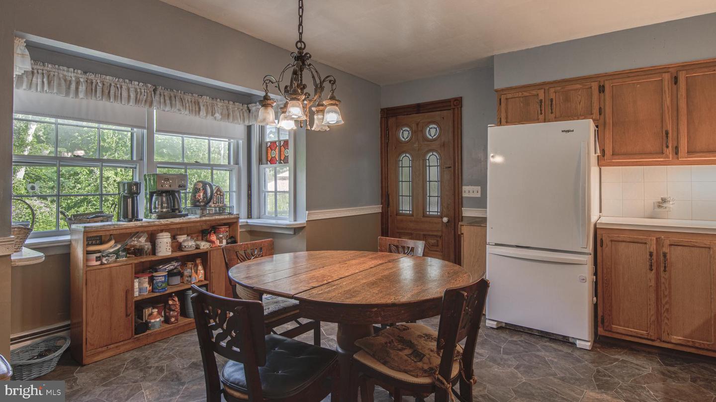 1212 Utopia Ln