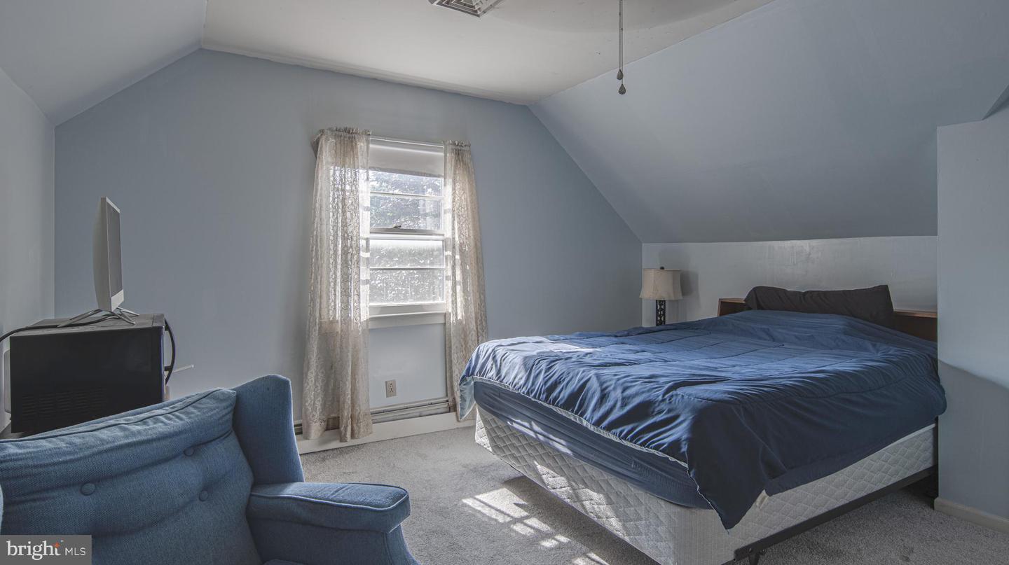 1212 Utopia Ln