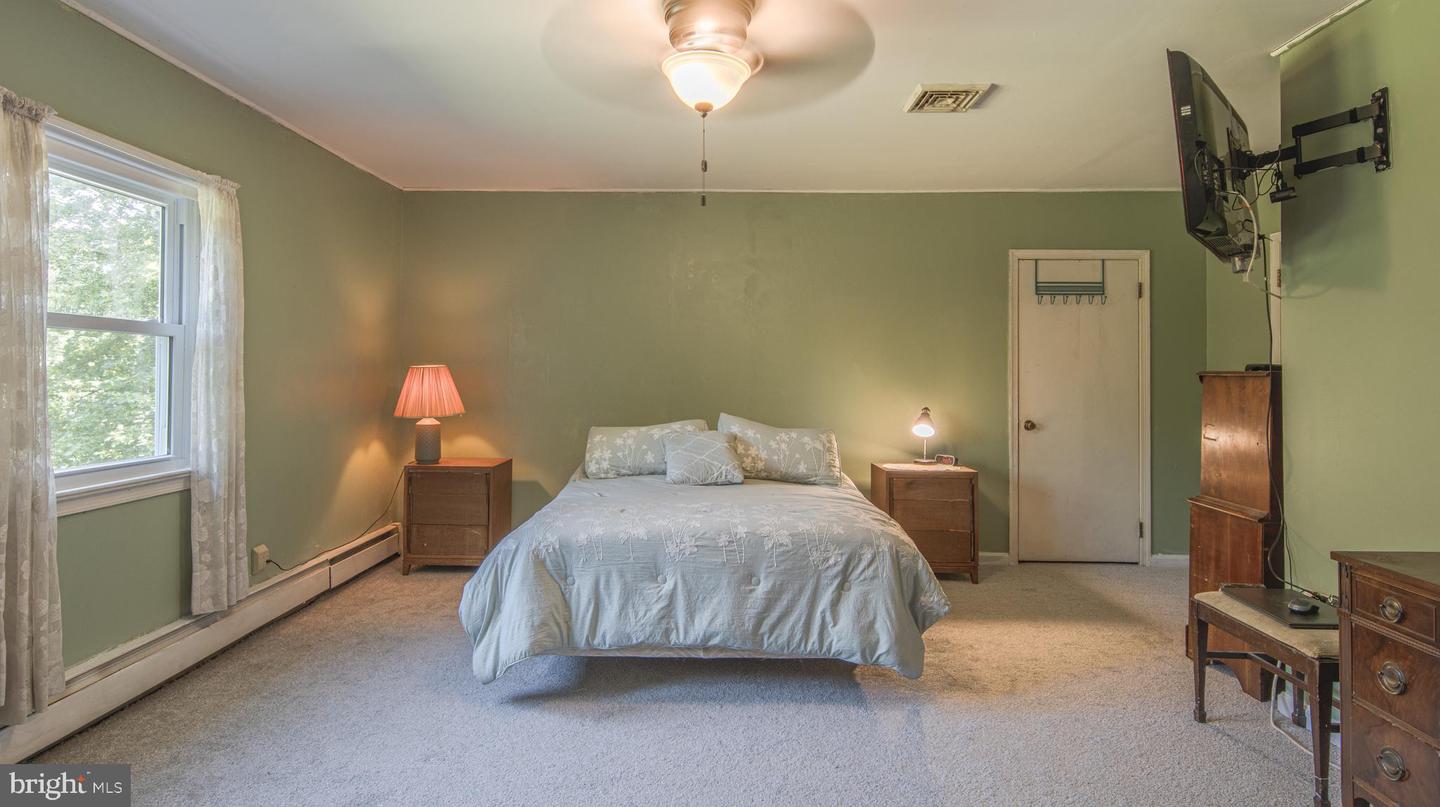 1212 Utopia Ln