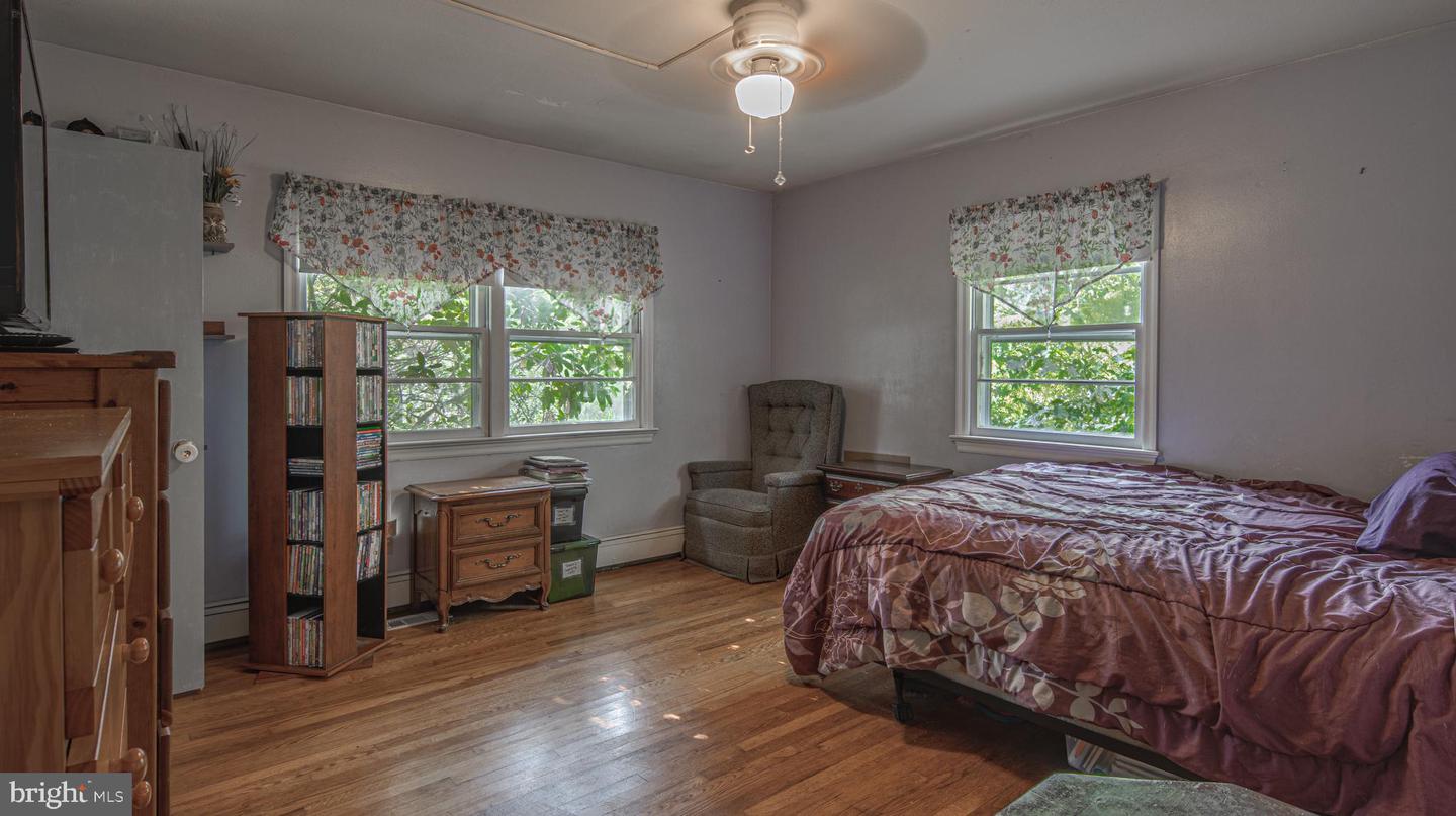 1212 Utopia Ln