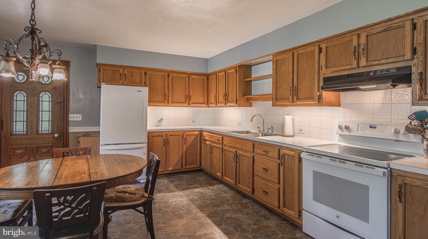1212 Utopia Ln
