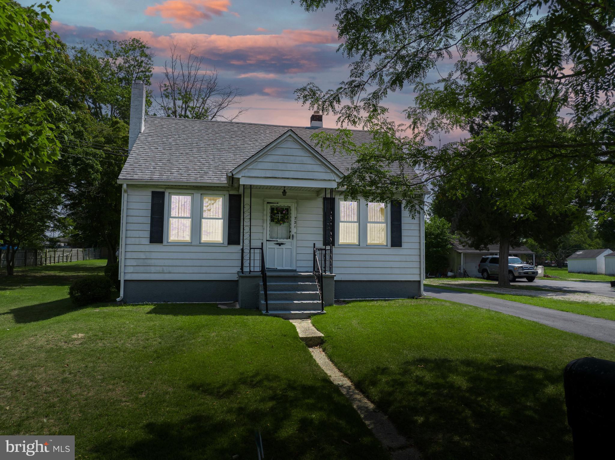721 S West Ave