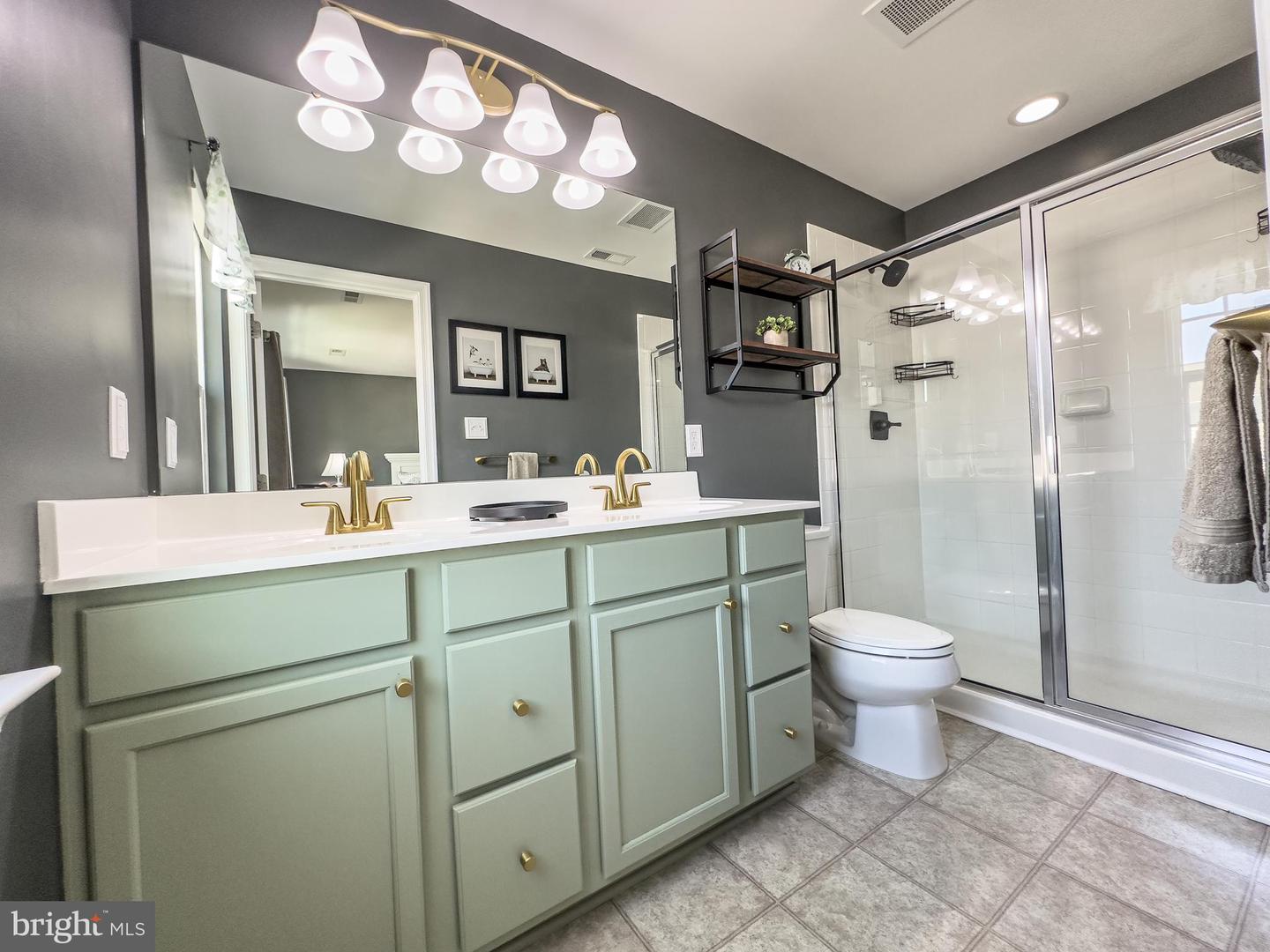 147 Village Green Ln