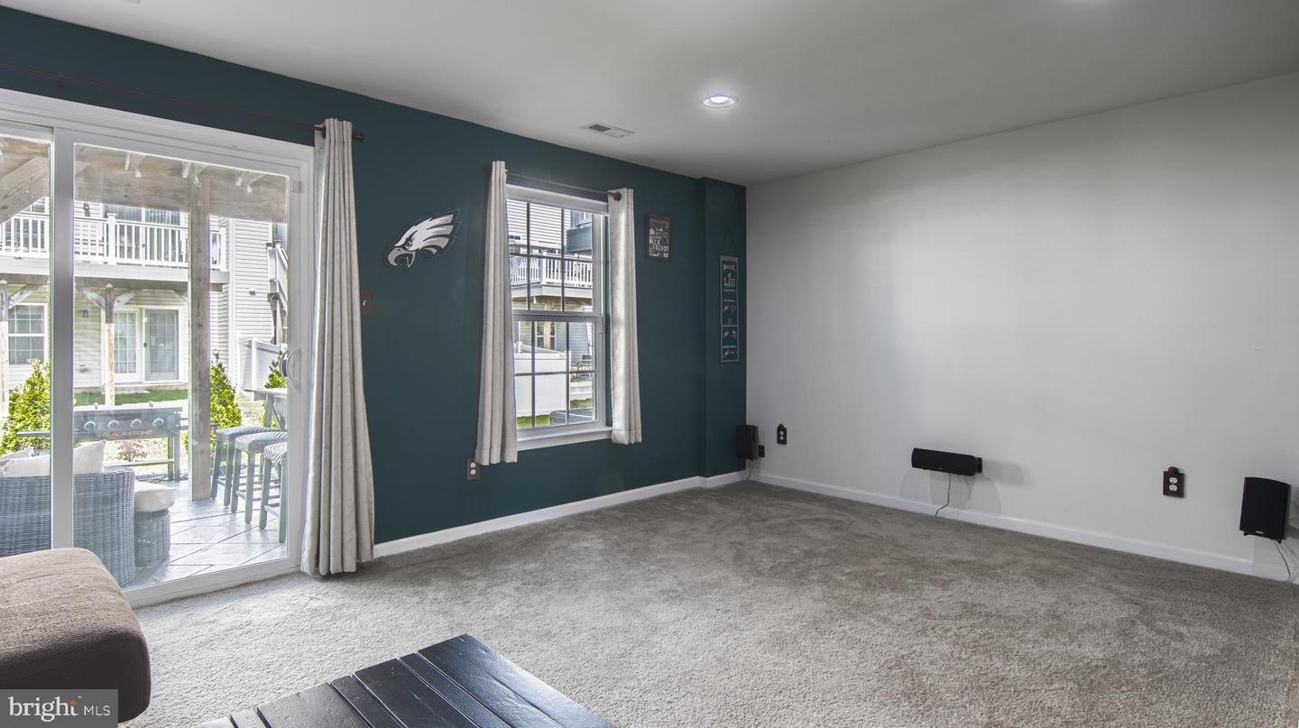 147 Village Green Ln