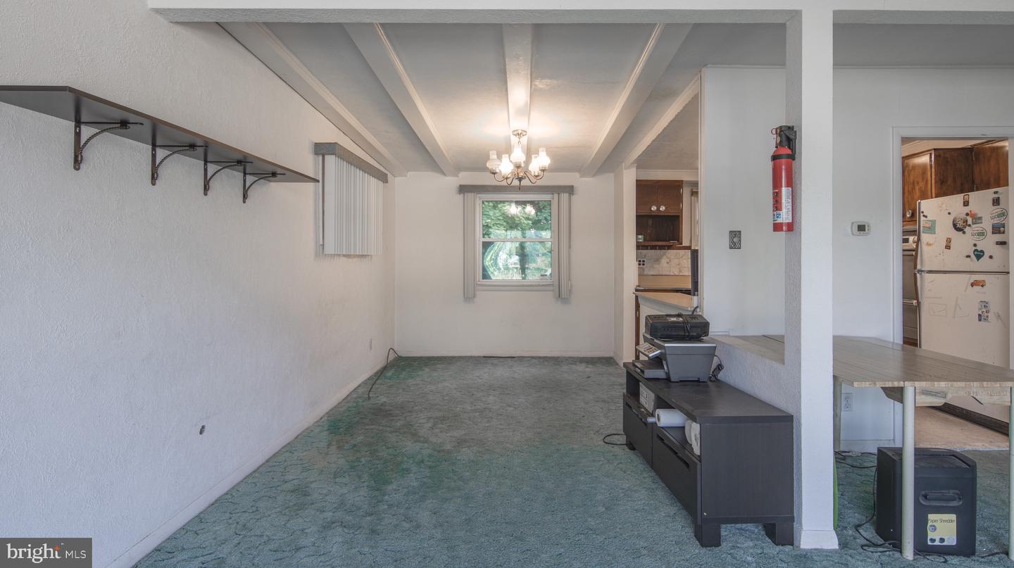 320 W Maiden Ln