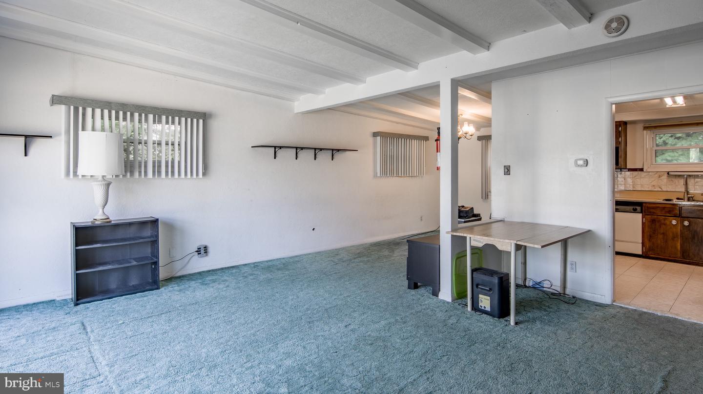 320 W Maiden Ln