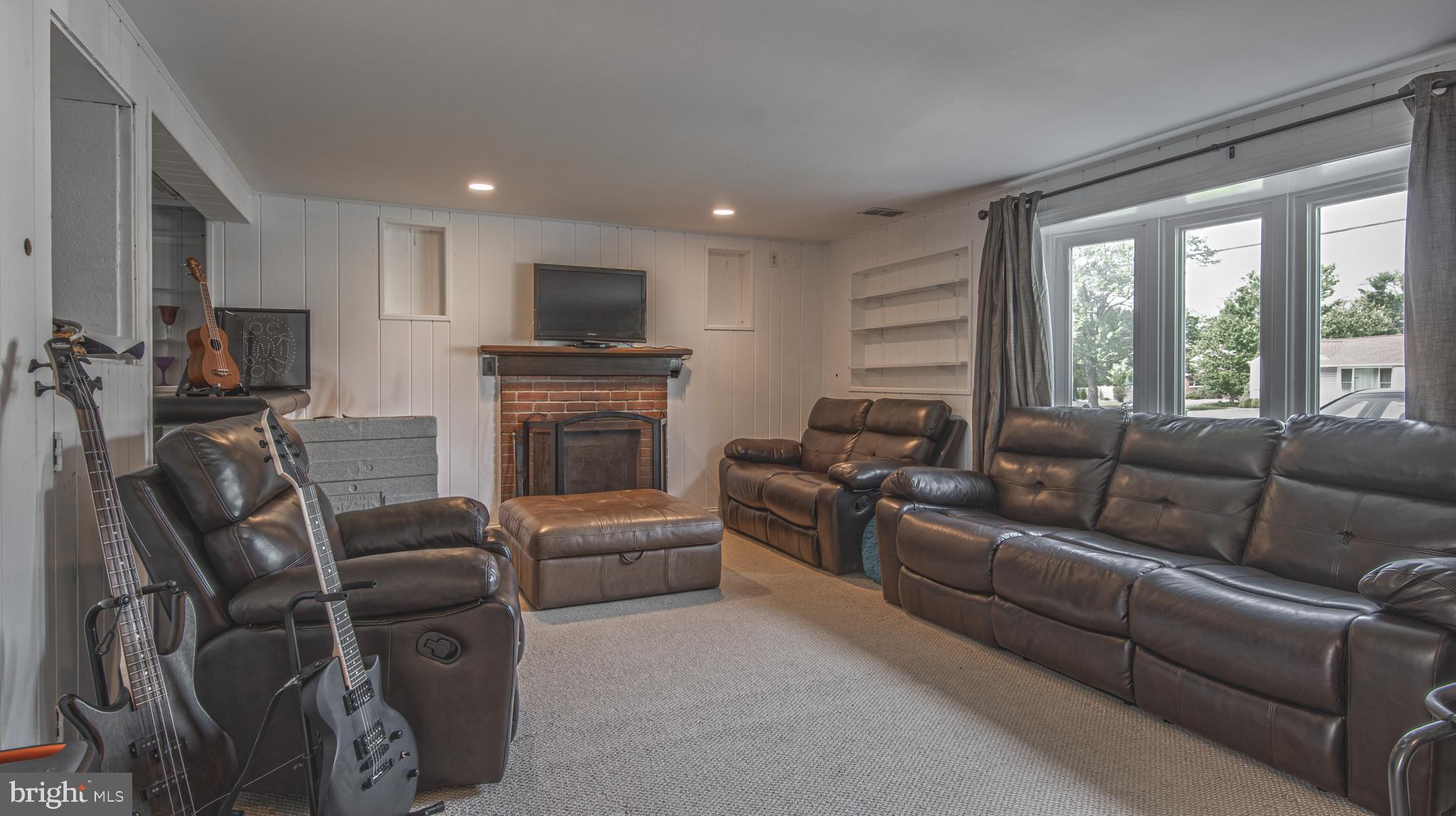 112 E Valleybrook Rd