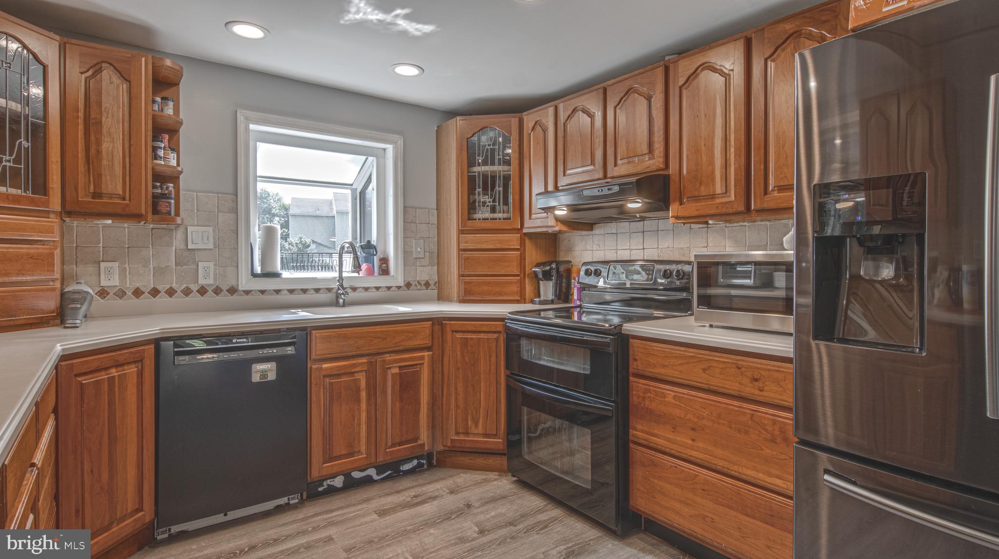 112 E Valleybrook Rd