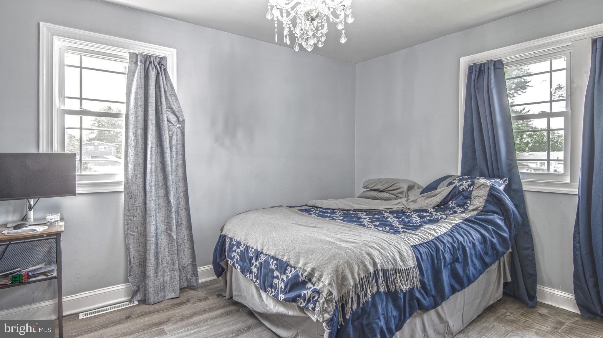 112 E Valleybrook Rd