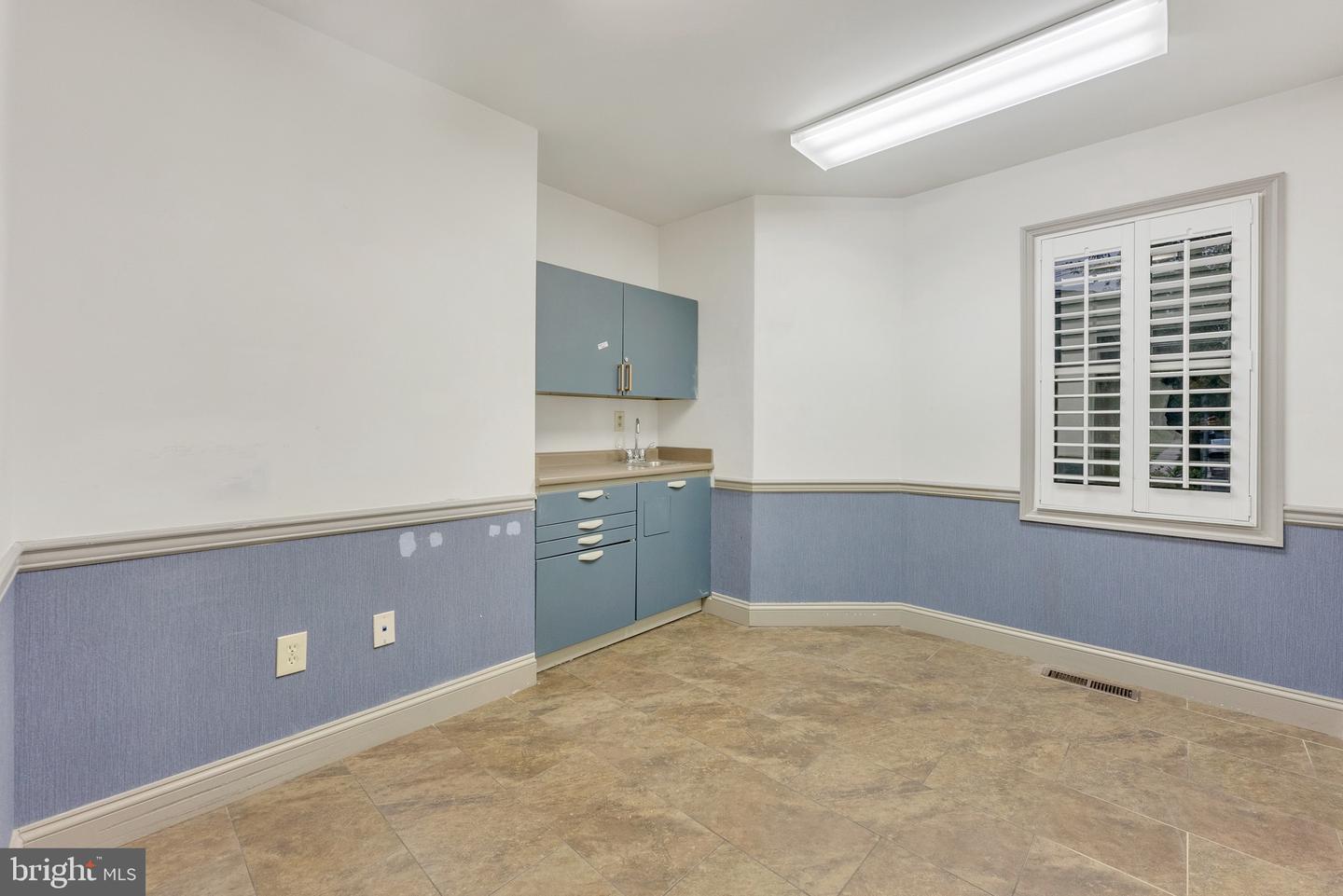 318 White Horse Pike