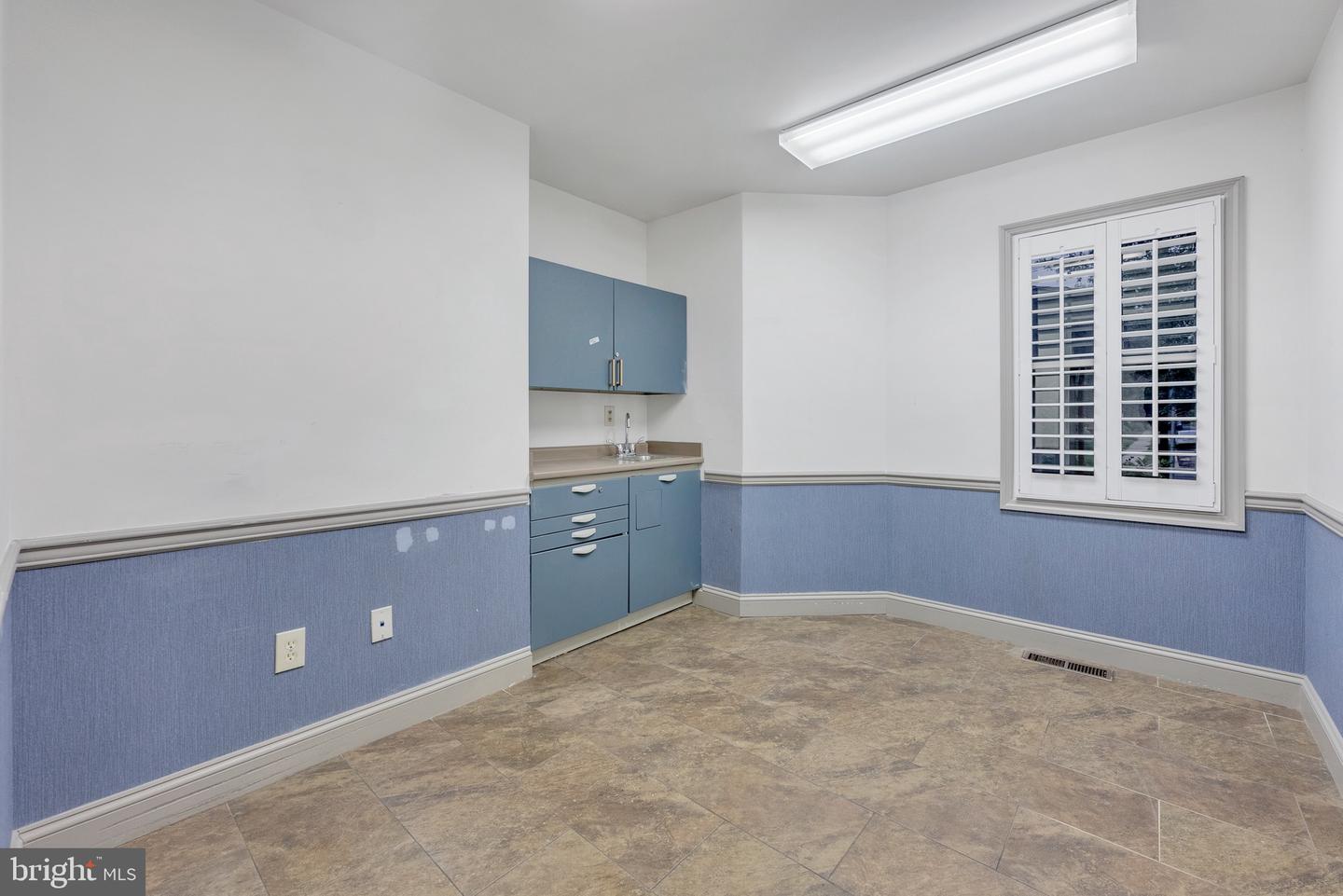 318 White Horse Pike