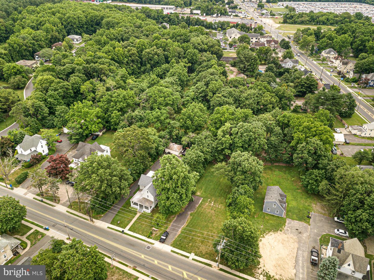 214 E High St