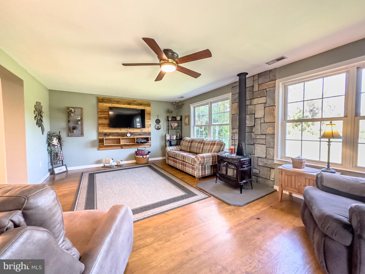160 Davidson Rd