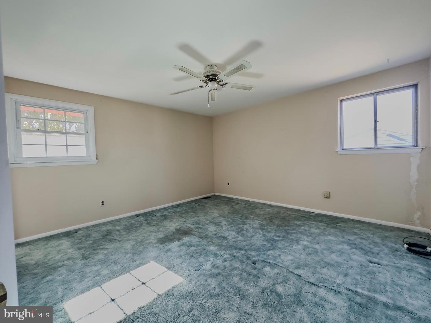 415 Windsor Dr