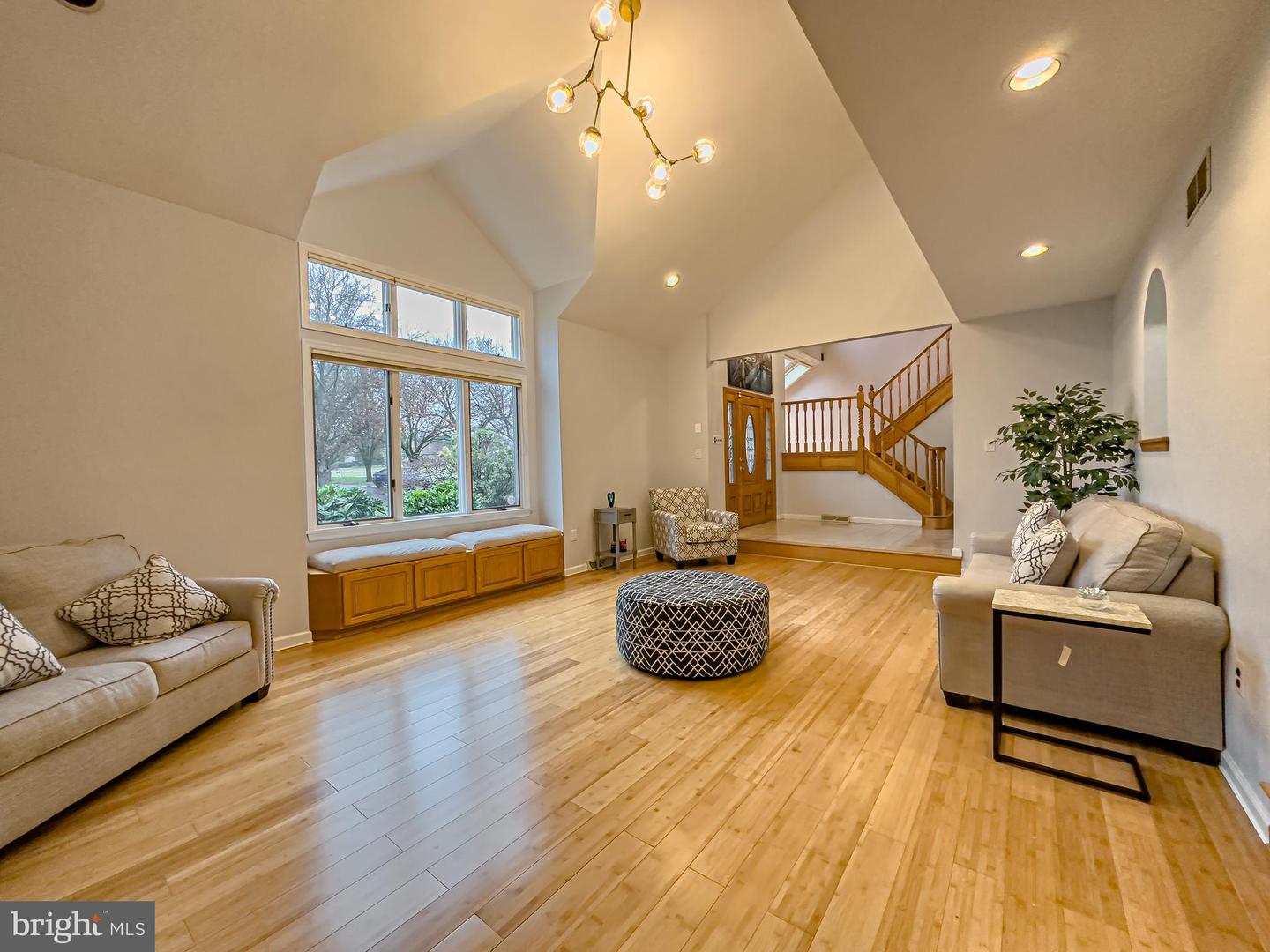 29 Cassandra Ln