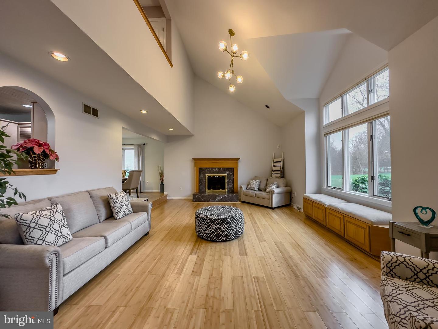 29 Cassandra Ln