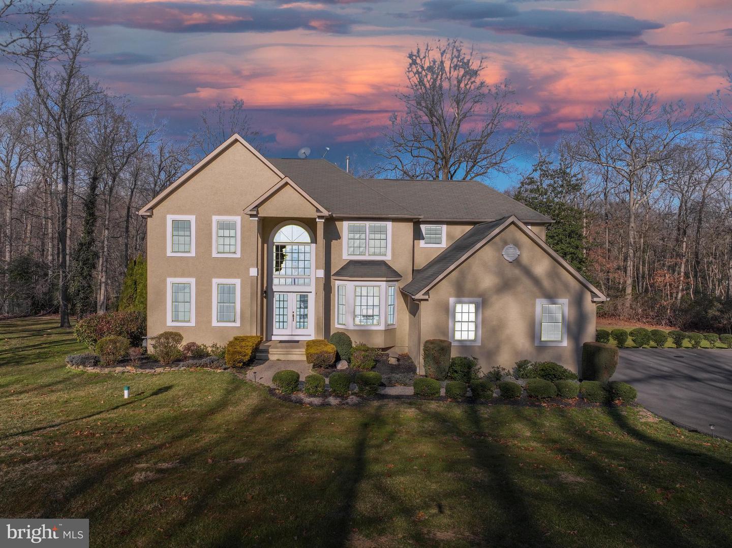 16 Deer Haven Dr
