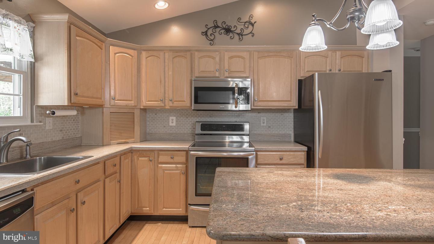 212 Fox Glove Trl