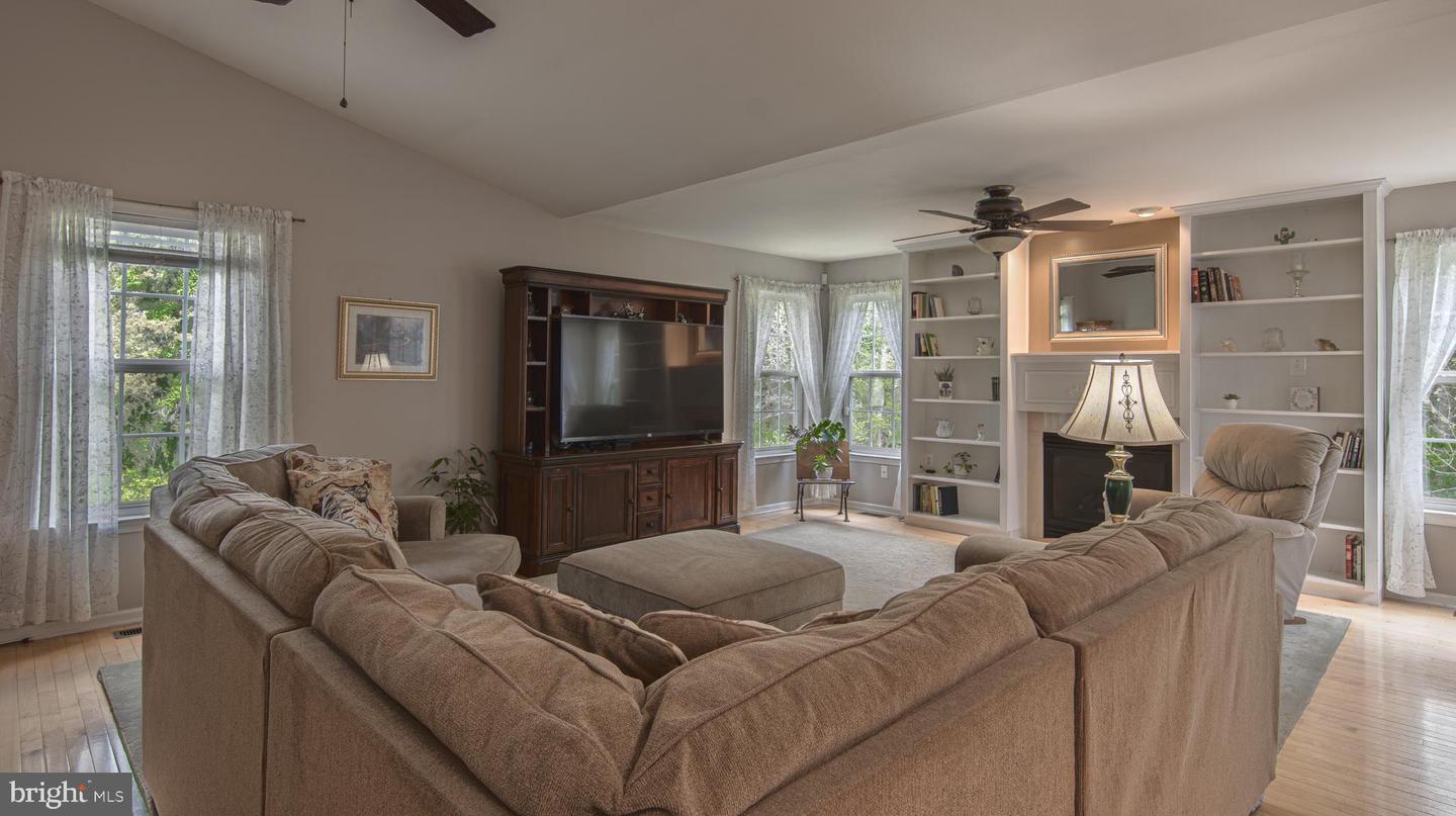 212 Fox Glove Trl