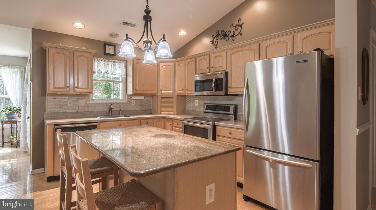 212 Fox Glove Trl