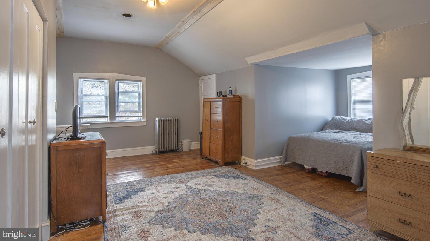 79 Dubois Ave