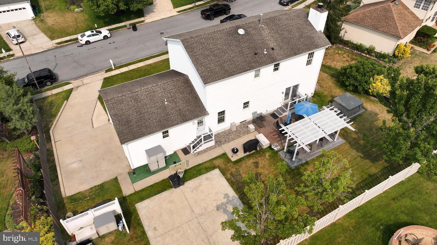 806 Vista Way