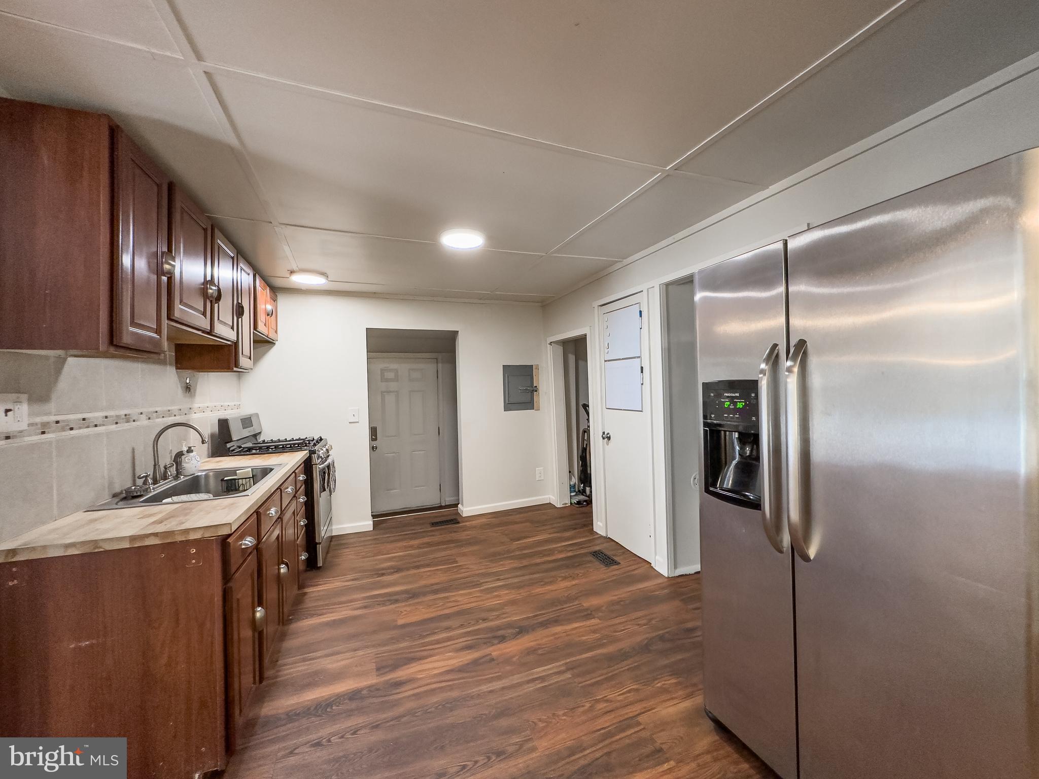 1580 Delsea Dr