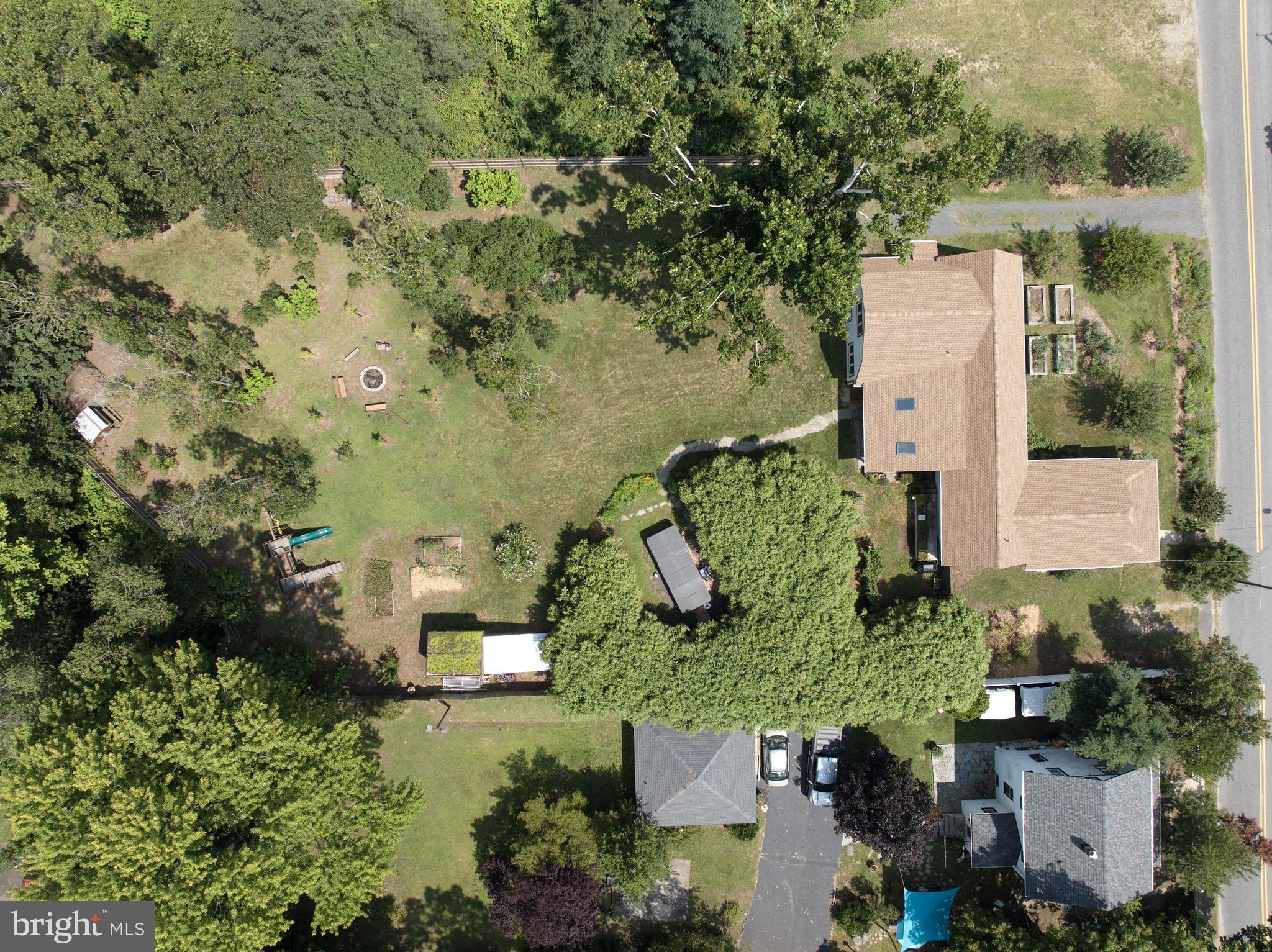 1077 Mail Ave